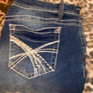 WALLFLOWER DENIM JEANS IN SIZE 11 BELL BOTTOMS WITH CUT OUT STYLE